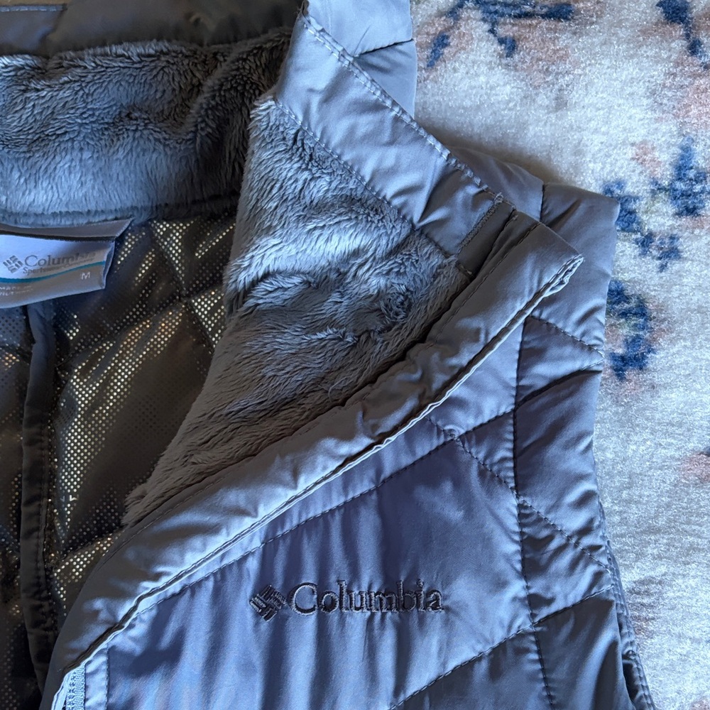 Columbia Women's Quilted Gray Vest - Picture 3 of 5
